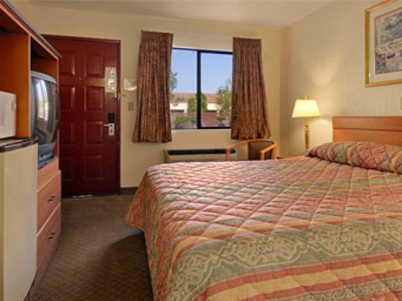 Travelodge Sacramento/Rancho Cordova Værelse billede